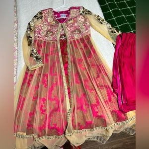 Brand new Pakistani dress with pink dupatta Large frock style
